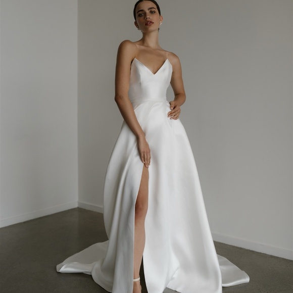 Hera Couture Scarlett V1 (still listed on designer website) - Picture 6 of 7